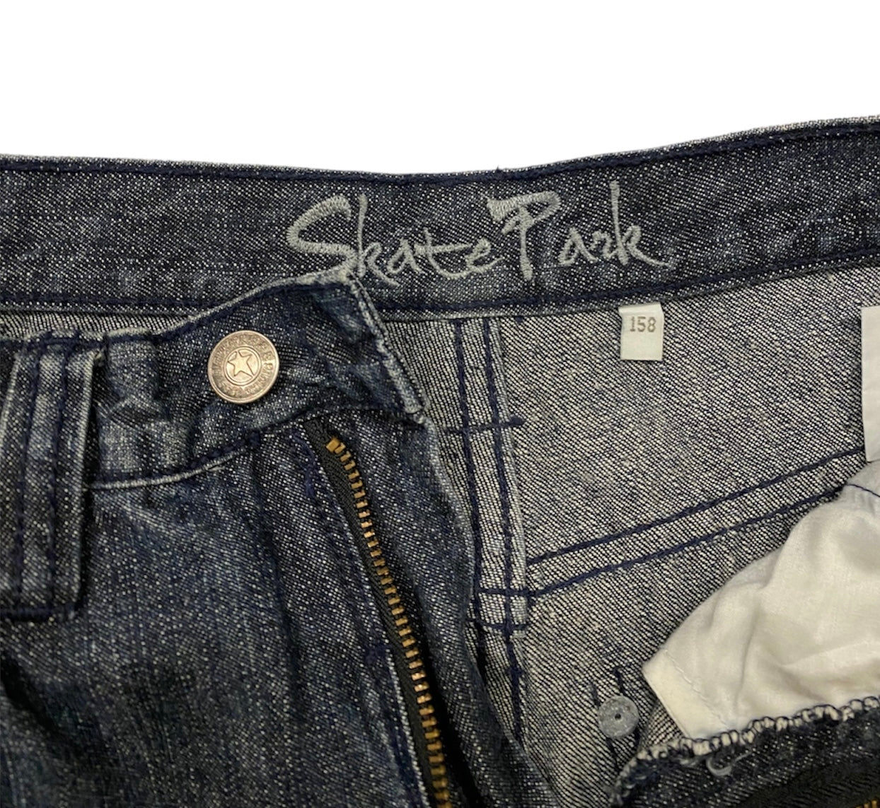 Skatepark embroidered washed jeans