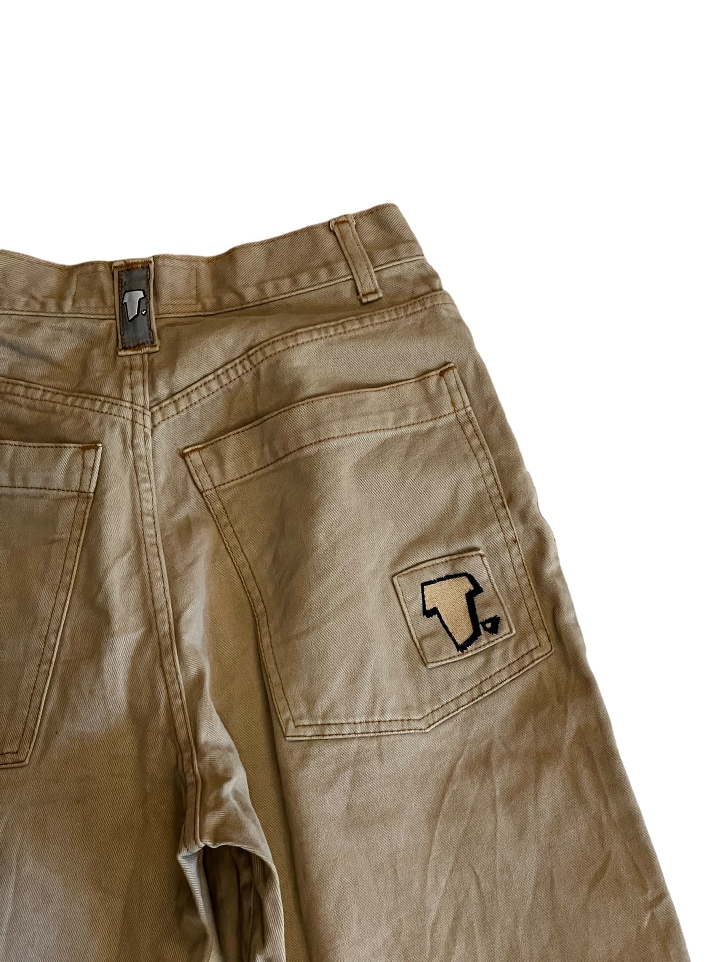 T. Porter embroidered jorts