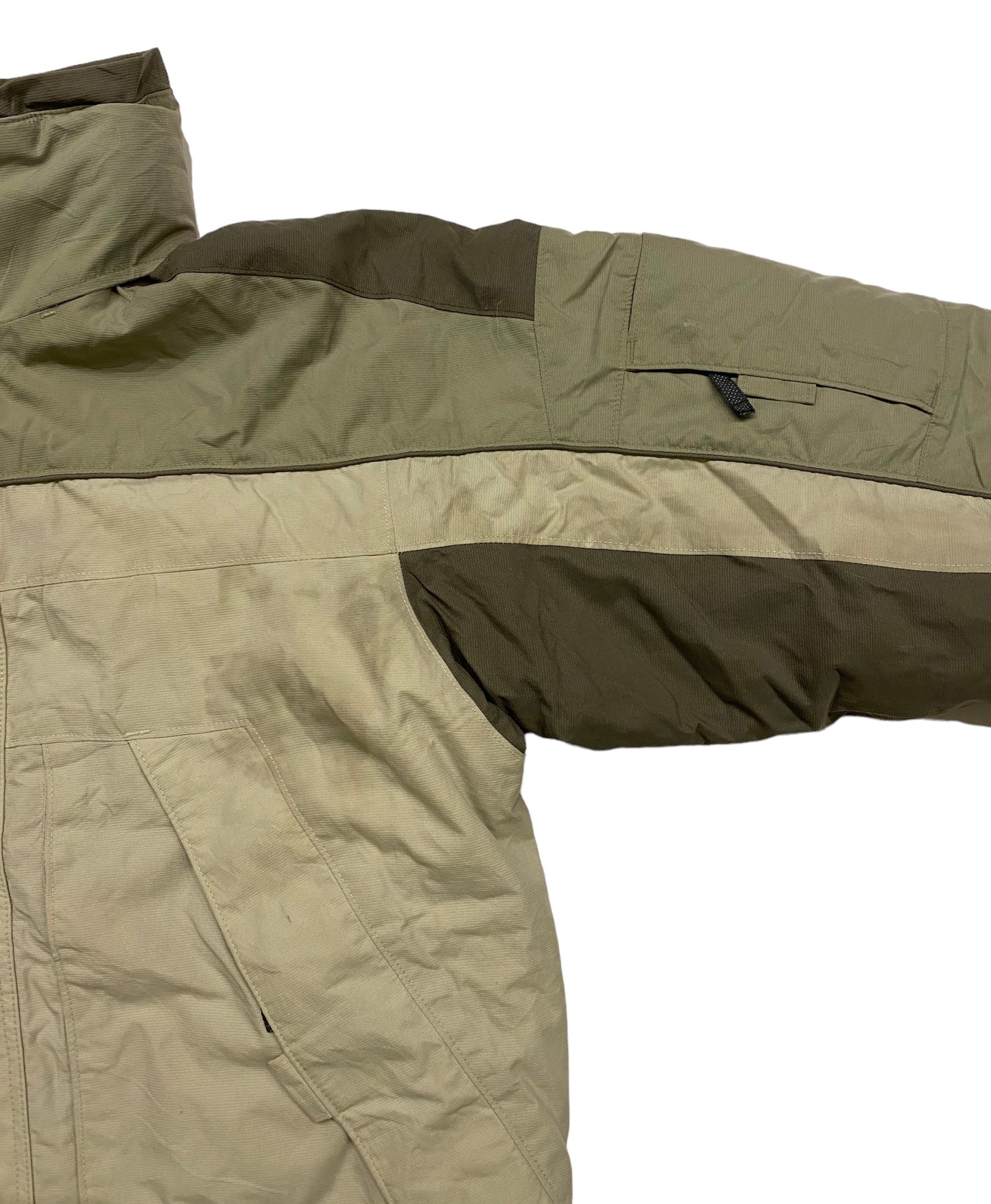 Columbia heavyweight windbreaker with sleeve pocket