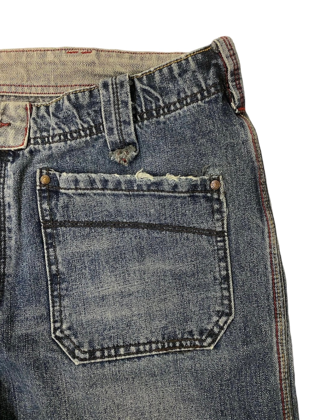 Vintage washed blue denim jeans with double pockets