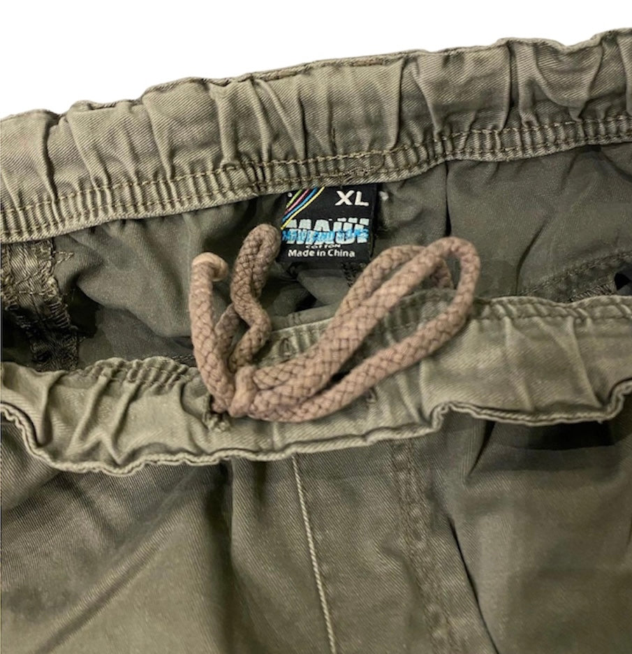 Maui & Sons embroidered shorts